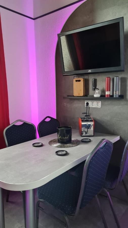 Best-Preis -Gold Suite- Mit Netflix, Self-Check-In, Ebike Ladestation, Fahrradraum, Wlan, Netflix Und Massagesessel - Direkt Am Elberadweg Im Herzen Von Віттенберґе Екстер'єр фото
